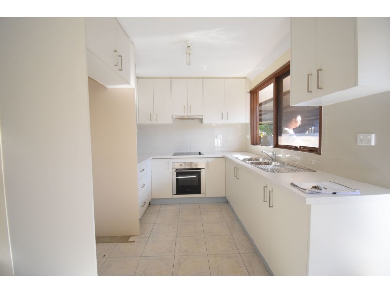 1 Merri Place, St Johns Park NSW 2176