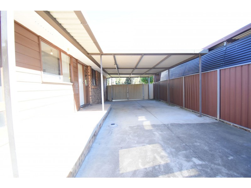 1 Merri Place, St Johns Park NSW 2176