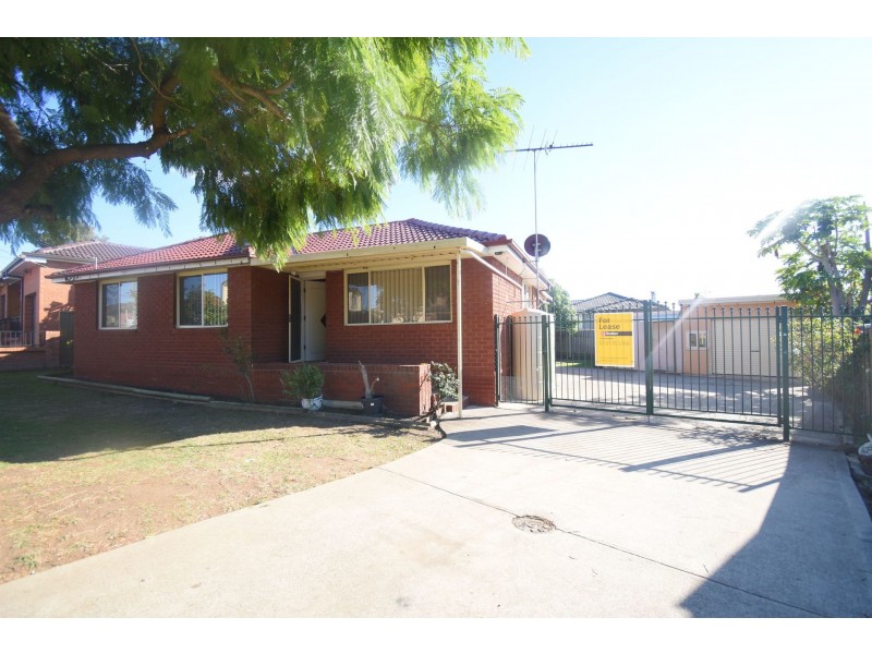 6 Selwyn Place, Fairfield West NSW 2165