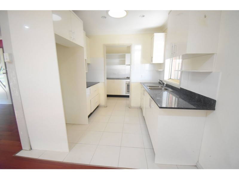 6 Selwyn Place, Fairfield West NSW 2165