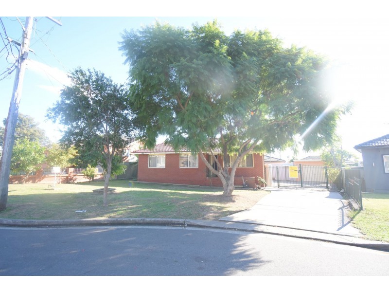 6 Selwyn Place, Fairfield West NSW 2165