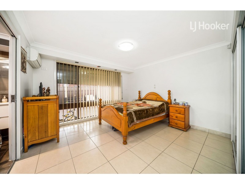 6 Fuchsia Place, Bossley Park NSW 2176