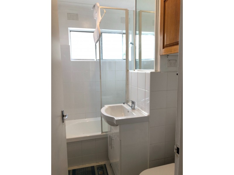 8/3 Ronald Street, Carramar NSW 2163