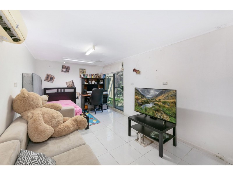2 Barton Street, Smithfield NSW 2164