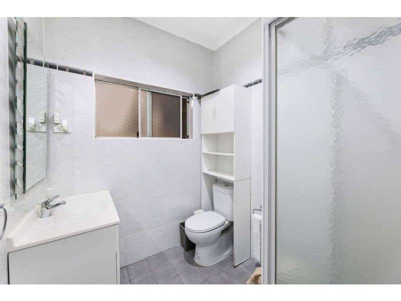 2 Barton Street, Smithfield NSW 2164