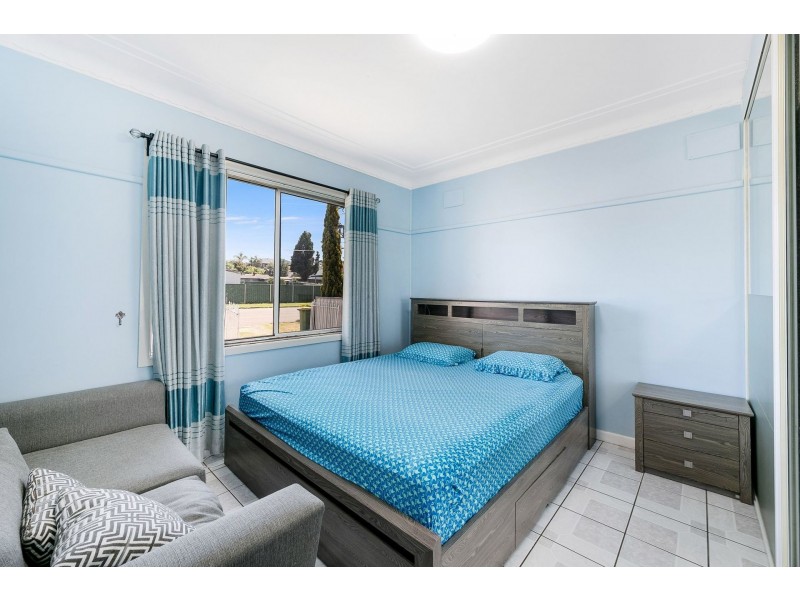 2 Barton Street, Smithfield NSW 2164