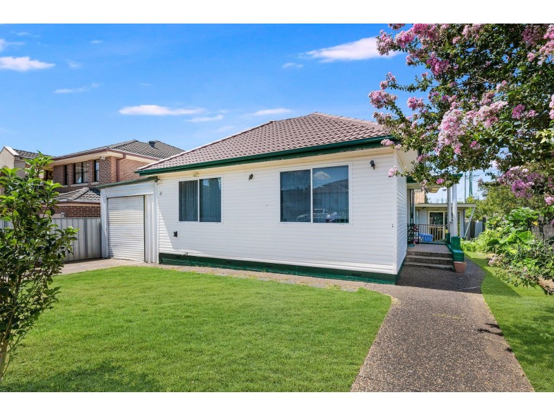 2 Barton Street, Smithfield NSW 2164