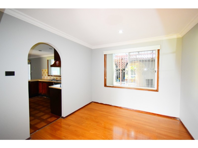 1 Novar Place, St Johns Park NSW 2176