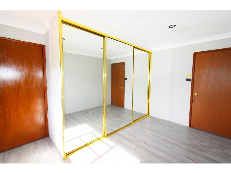 1 Novar Place, St Johns Park NSW 2176
