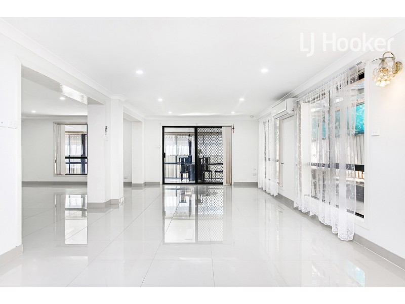 3 Capricorn Boulevarde, Green Valley NSW 2168