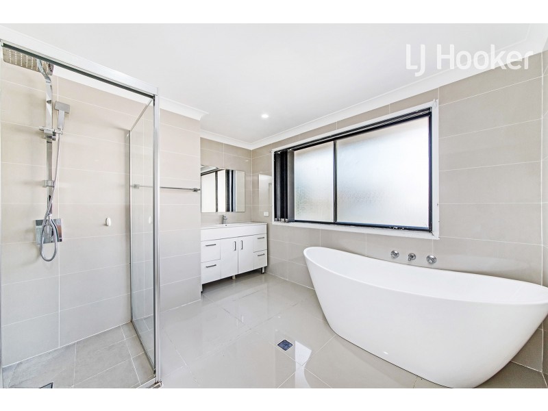 3 Capricorn Boulevarde, Green Valley NSW 2168