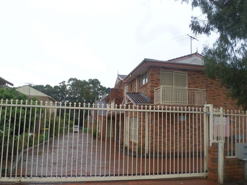 8/7 Gilbert Street, Cabramatta NSW 2166