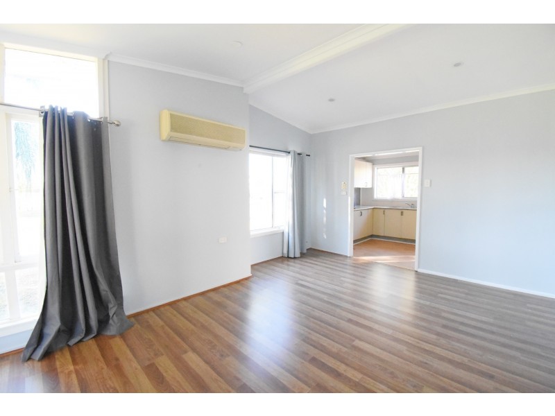 7 Bracknell Road, Canley Heights NSW 2166