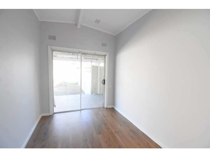 7 Bracknell Road, Canley Heights NSW 2166