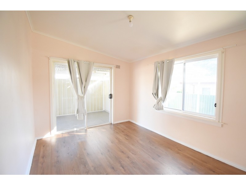 7 Bracknell Road, Canley Heights NSW 2166