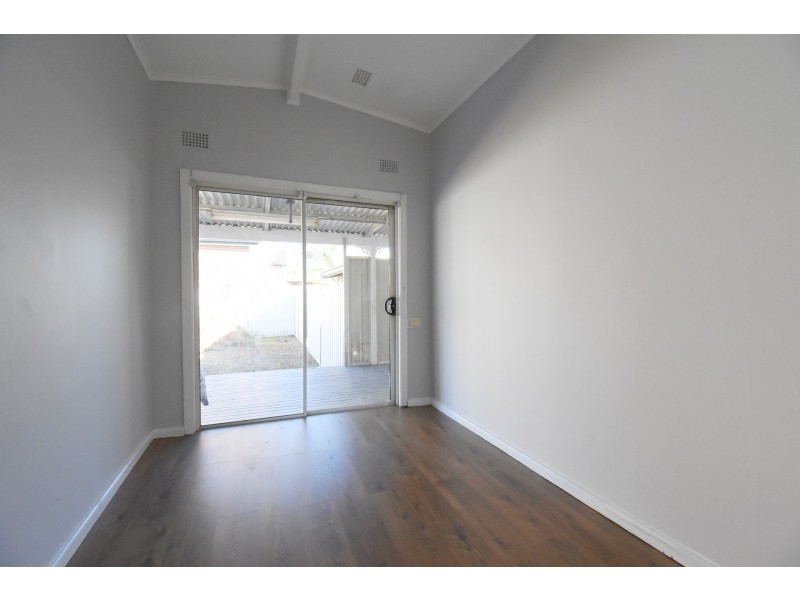 7 Bracknell Road, Canley Heights NSW 2166