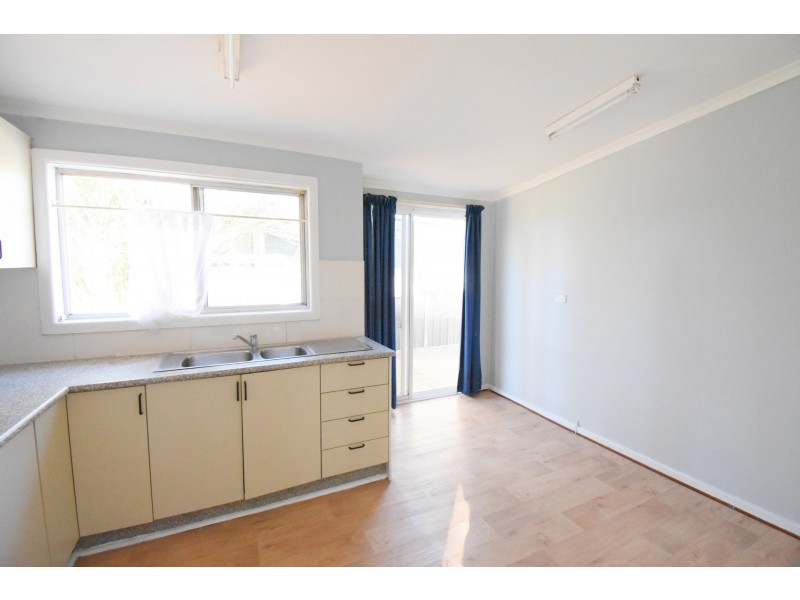 7 Bracknell Road, Canley Heights NSW 2166