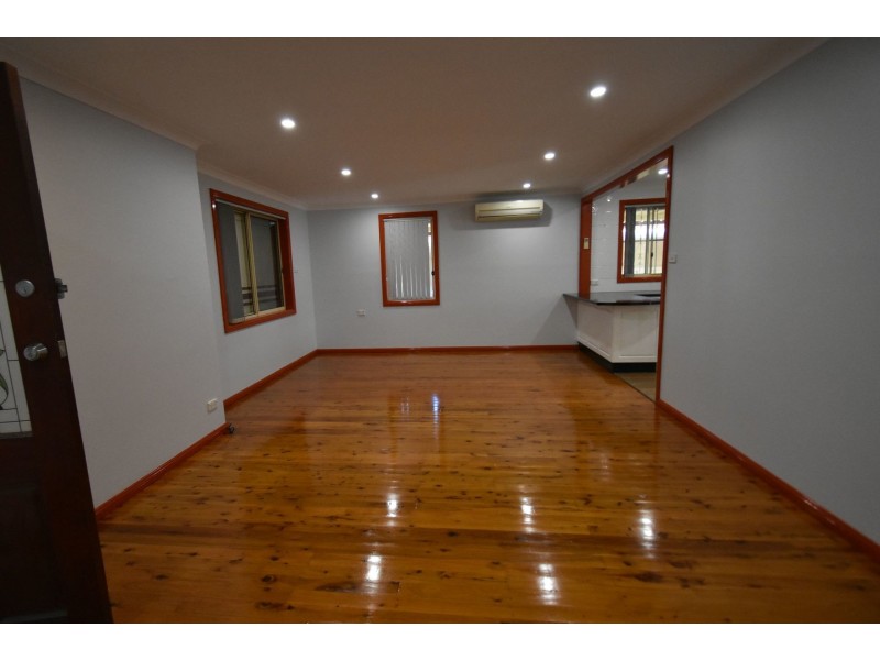 12 Bobin Road, Sadleir NSW 2168