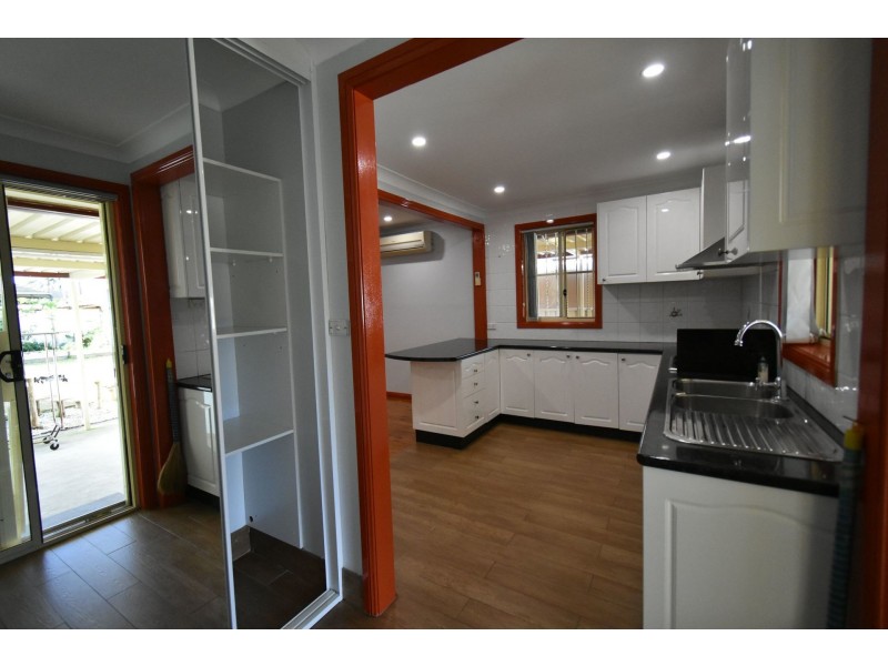12 Bobin Road, Sadleir NSW 2168