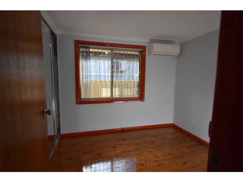 12 Bobin Road, Sadleir NSW 2168