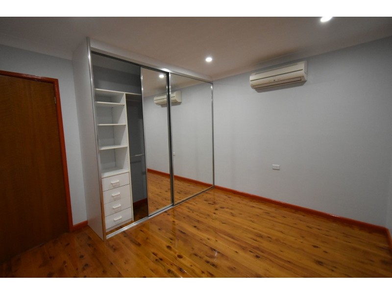 12 Bobin Road, Sadleir NSW 2168