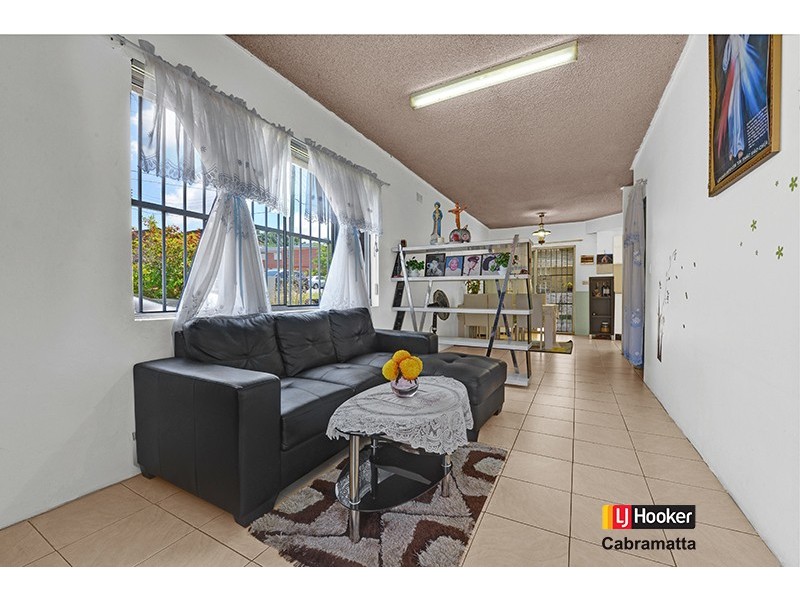 1/8 Kurrajong Street, Cabramatta NSW 2166