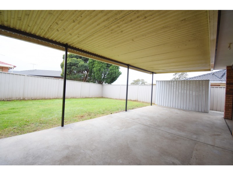 7 Swan Circuit, Green Valley NSW 2168