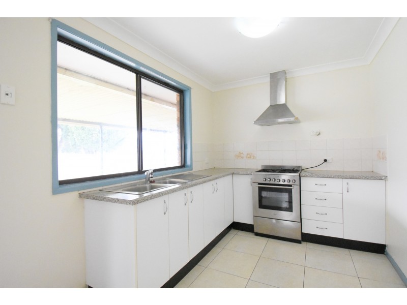 7 Swan Circuit, Green Valley NSW 2168