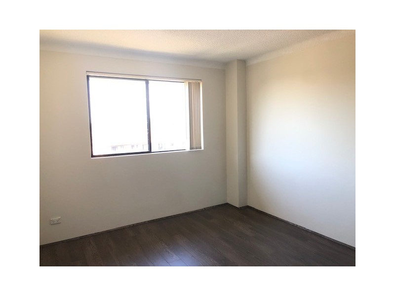 8/3 Forbes Street, Warwick Farm NSW 2170