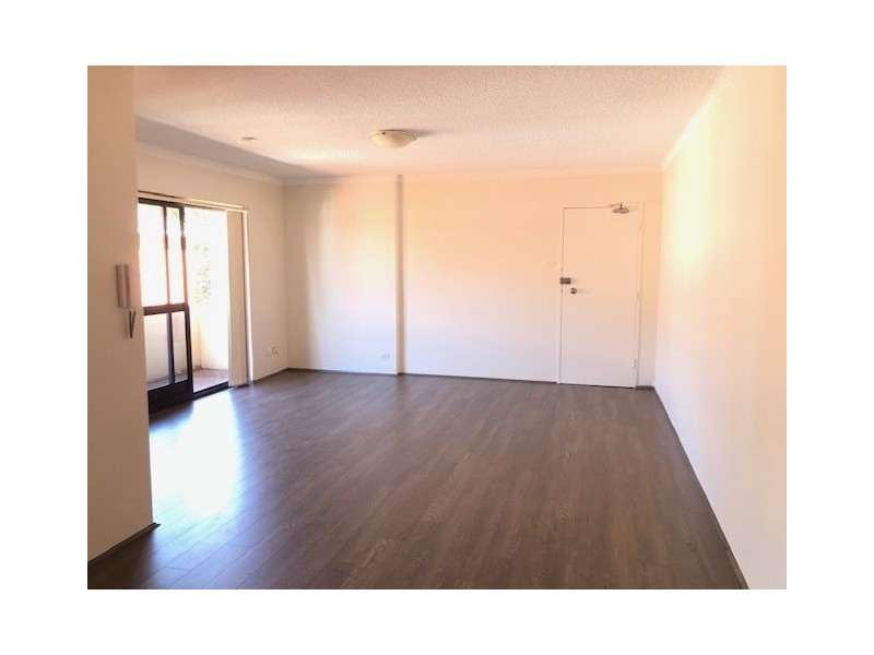 8/3 Forbes Street, Warwick Farm NSW 2170