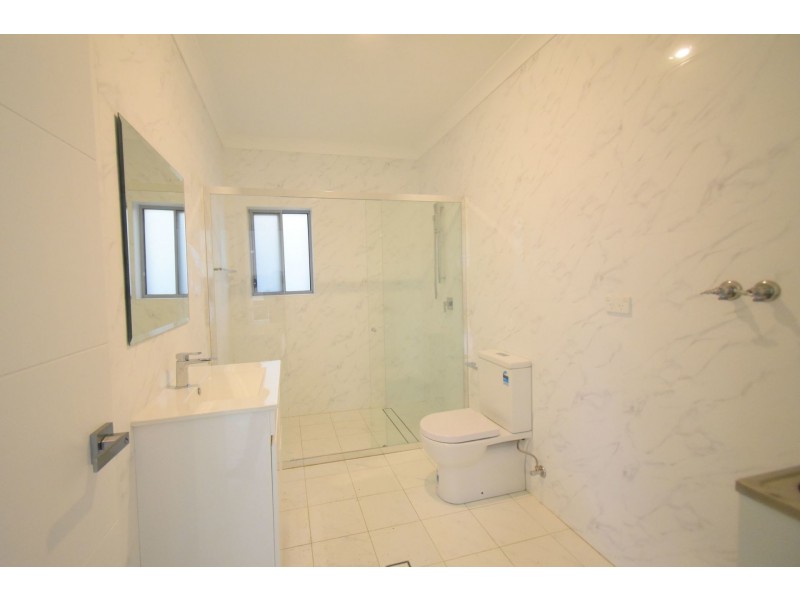 18A Collins Avenue, Lurnea NSW 2170