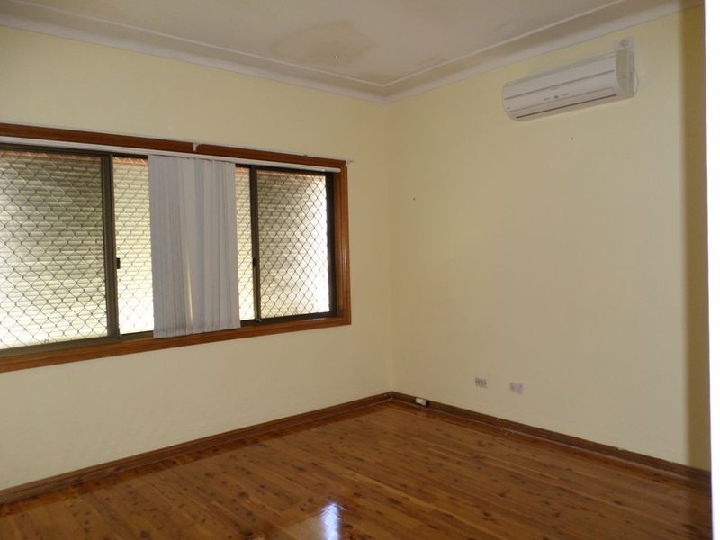 7 Robbins Street, Fairfield West NSW 2165