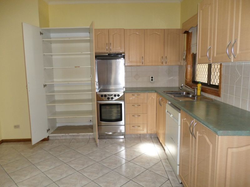 7 Robbins Street, Fairfield West NSW 2165