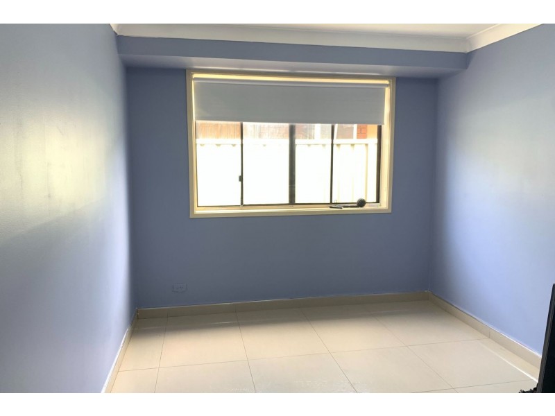 8 Derby Crescent, Chipping Norton NSW 2170