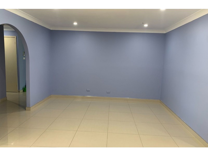 8 Derby Crescent, Chipping Norton NSW 2170