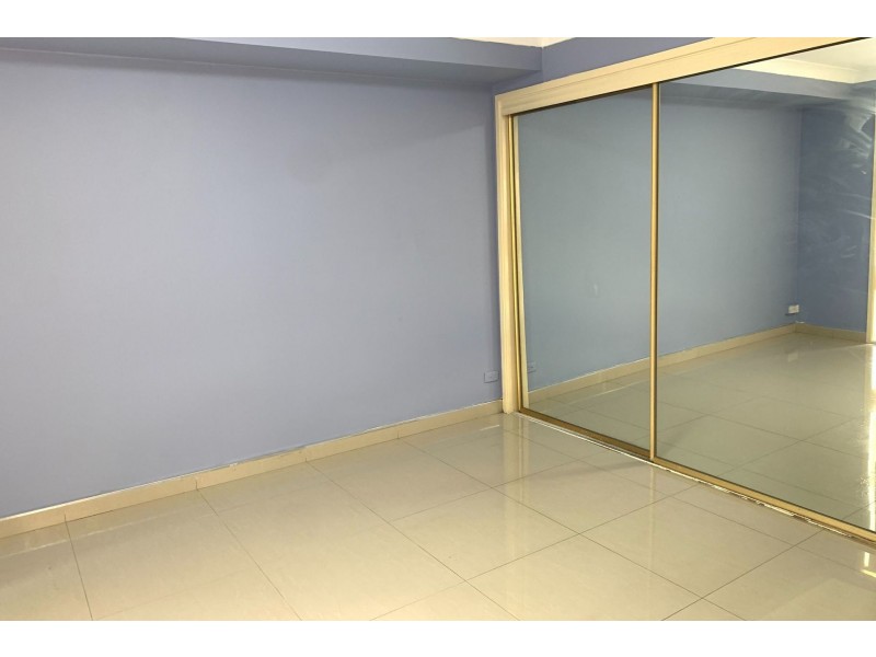 8 Derby Crescent, Chipping Norton NSW 2170