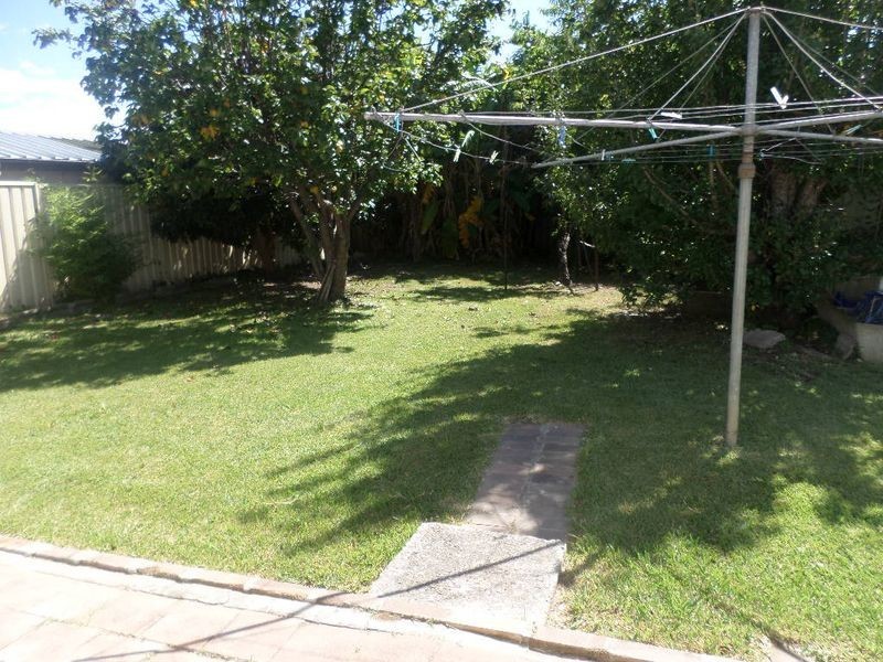 25 Nicholls St, Warwick Farm NSW 2170