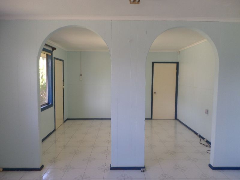 25 Nicholls St, Warwick Farm NSW 2170