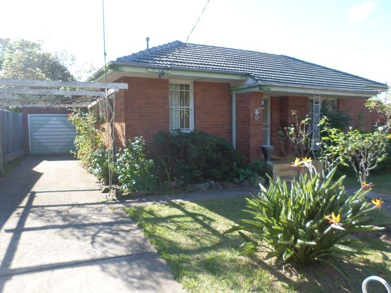 121 River Avenue, Fairfield East NSW 2165