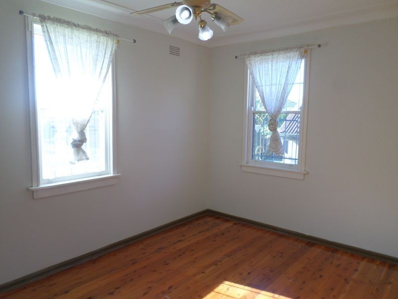 121 River Avenue, Fairfield East NSW 2165