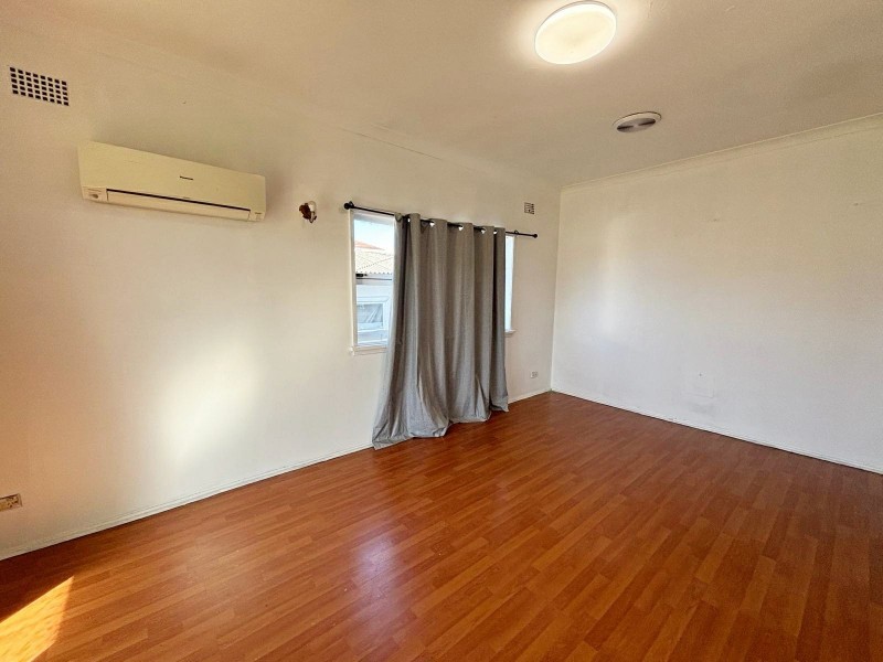 16 Kambala Crescent, Fairfield West NSW 2165