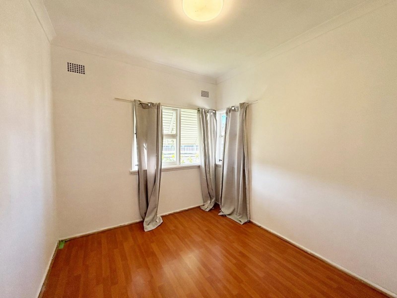 16 Kambala Crescent, Fairfield West NSW 2165