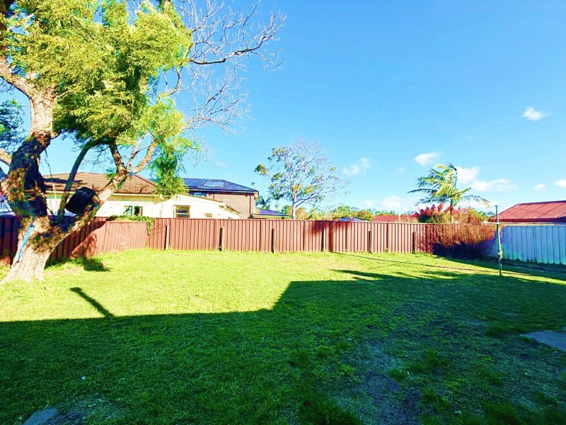 16 Kambala Crescent, Fairfield West NSW 2165