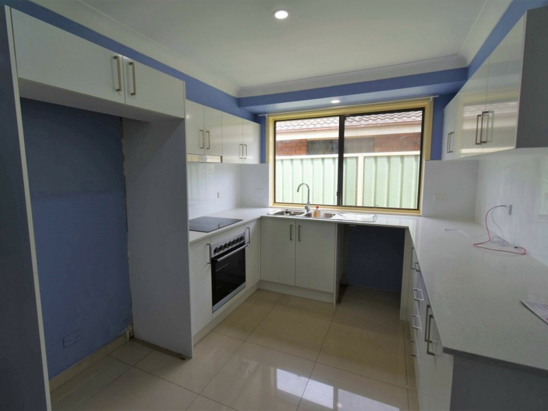 8 Derby Crescent, Chipping Norton NSW 2170