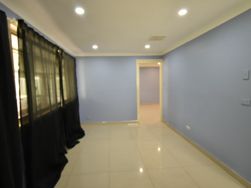 8 Derby Crescent, Chipping Norton NSW 2170