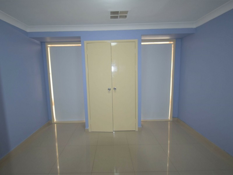 8 Derby Crescent, Chipping Norton NSW 2170