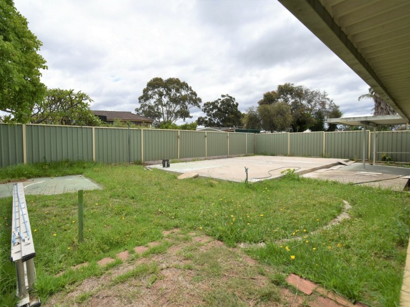 8 Derby Crescent, Chipping Norton NSW 2170