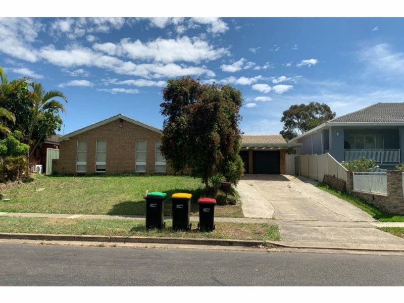 8 Derby Crescent, Chipping Norton NSW 2170
