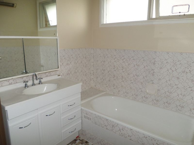 2 Birkdale Crescent, Liverpool NSW 2170