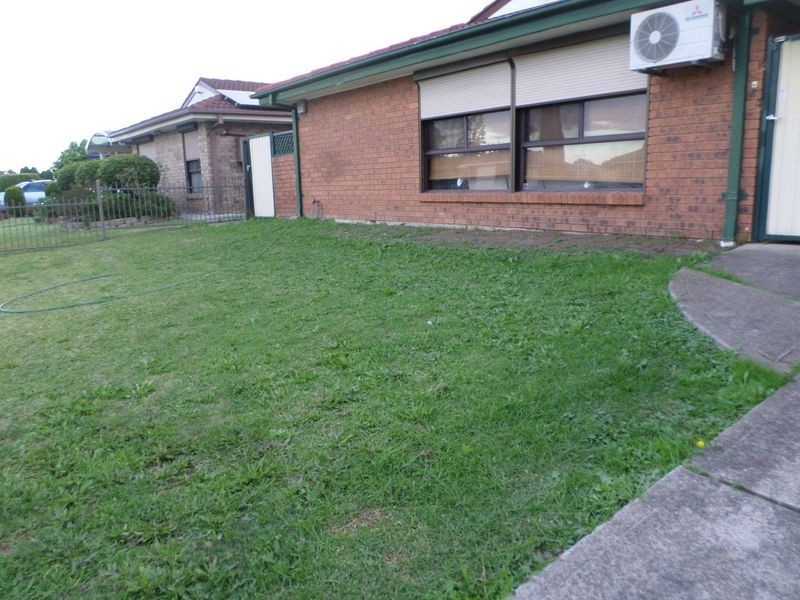 4 Ashgrove Street, St Johns Park NSW 2176